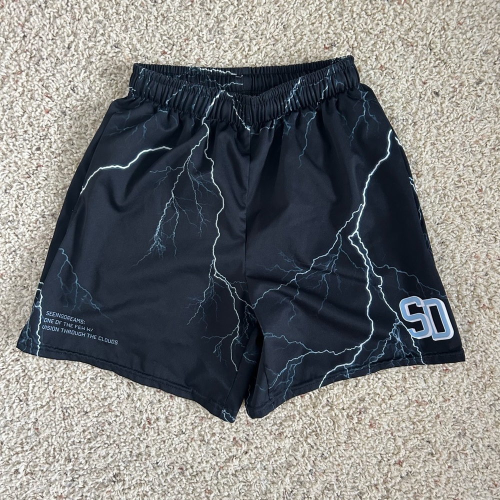 Seeing dreams men’s lighting shorts 6”